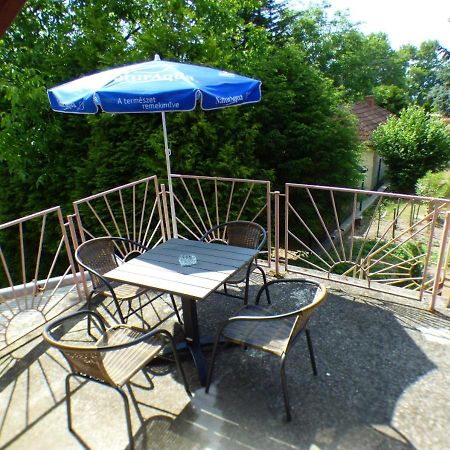 Vitorlas Apartmanhaz Siófok Exterior foto