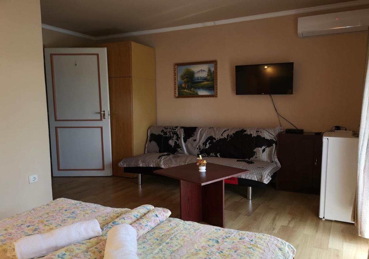 Vitorlas Apartmanhaz Siófok Exterior foto